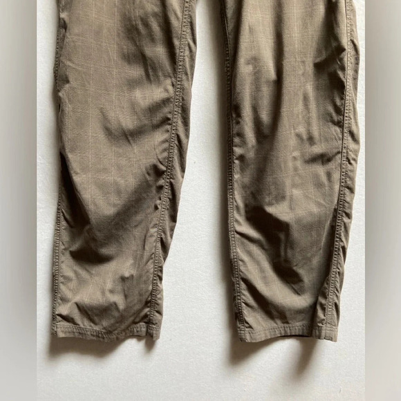 Lululemon Athletica checkered plaid straight leg khaki  athletic pants Sz 34 - Picture 3 of 13